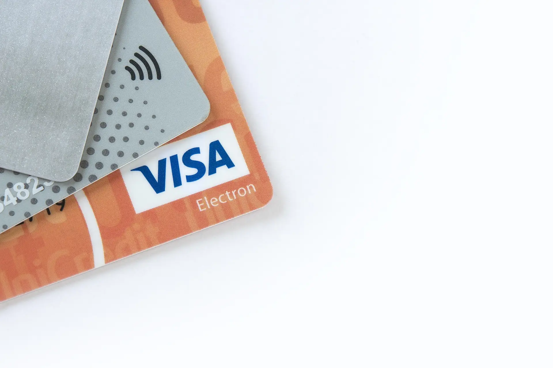 Carte de débit sans contact avec symbole NFC